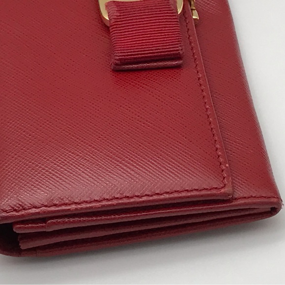 Salvatore Ferragamo Red Leather Vara Bow Closure Wallet  EUC - Picture 14 of 16